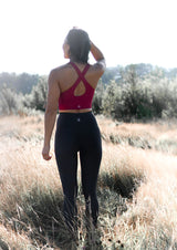 miljøvennlige-yogaklær-treningsklær-yogautstyr-naturlig-crop-top-yoga-tights-høyt-liv-theasanas-yogaprodukter-yogabutikk bærekraftig treningstøy