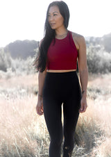 miljøvennlige-yogaklær-treningsklær-yogautstyr-naturlig-crop-top-yoga-tights-høyt-liv-theasanas-yogaprodukter-yogabutikk bærekraftig treningstøy