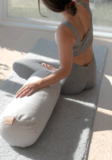 yogamatte ull, ullmatte, yogamatte i ull, wool yoga mat, meditasjonsmatte ull,meditasjonsmadrass, kundalini, medisinsk yoga, yin yoga, yin yogamatte, hvit yogamatte, yogautstyr, norsk nettbutikk