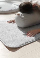 yogamatte ull, ullmatte, yogamatte i ull, wool yoga mat, meditasjonsmatte ull,meditasjonsmadrass, kundalini, medisinsk yoga, yin yoga, yin yogamatte, hvit yogamatte, yogautstyr, norsk nettbutikk